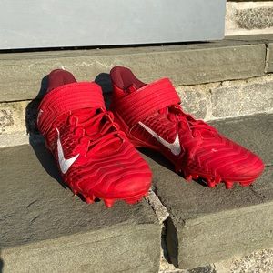 Nike Men's Alpha Menace Pro 2 MID Football Cleats